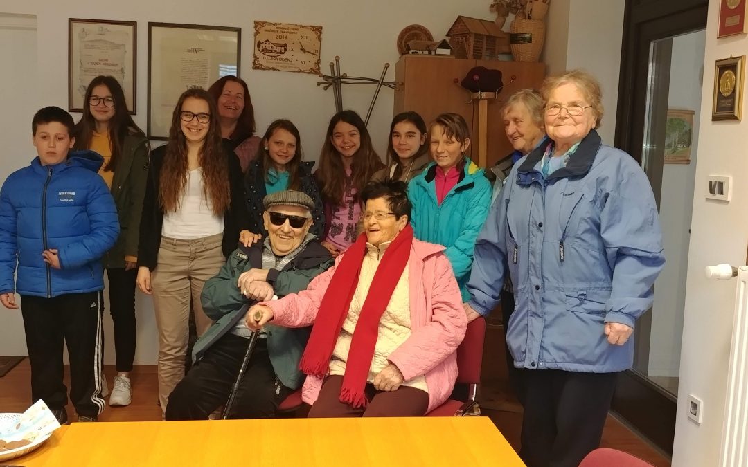 Obisk pri skupini starejših občanov