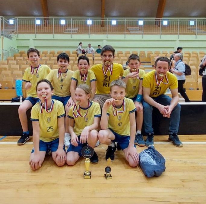 Uspešen floorball vikend